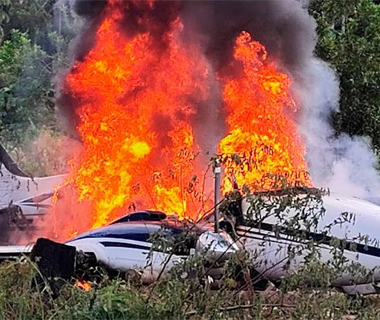 Forças do Brasil e Peru destroem aviões usados no narcotráfico