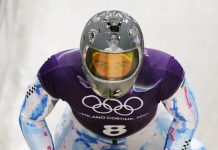 Ucraniano é desclassificado nas Olimpíadas após insistir em capacete de homenagem
