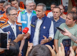 Ministro diz que prioridade no desastre em Minas Gerais é resgate e auxílio imediato