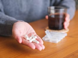 Alerta aos pais: desafio viral de paracetamol preocupa farmacêuticos e médicos na Europa