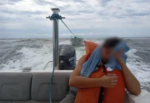 Polícia Ambiental do Paraná resgata barco à deriva no litoral