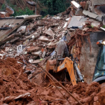 Tempestades em Minas Gerais deixam ao menos 30 mortos e escolas atingidas