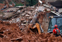 Tempestades em Minas Gerais deixam ao menos 30 mortos e escolas atingidas