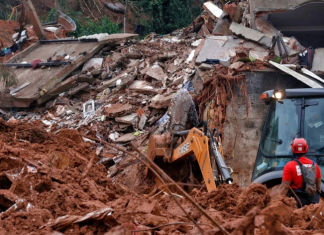 Tempestades em Minas Gerais deixam ao menos 30 mortos e escolas atingidas