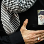 Presidente do Irã promete resposta após morte de Khamenei e rejeita narrativas de “guerra contra muçulmanos”
