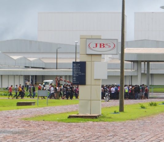 JBS pagará R$ 10 milhões por descumprir acordo sobre jornada em MT