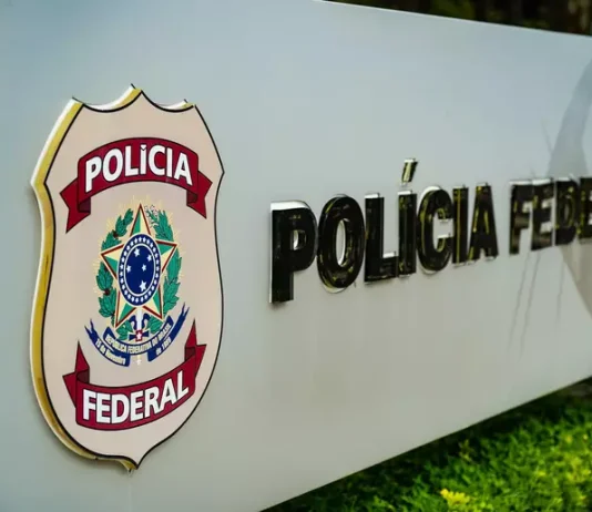 PF encontra cerca de R$ 2 milhões escondidos dentro de piano na casa de auditora fiscal no Rio