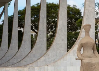 Moraes autoriza prisão domiciliar de Bolsonaro por 90 dias