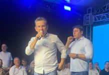 Governador anuncia pré-candidatura ao Senado e transição