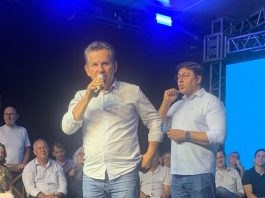 Governador anuncia pré-candidatura ao Senado e transição