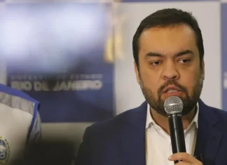 Abafa o caso? Julgamento que pode tornar Cláudio Castro inelegível é suspenso