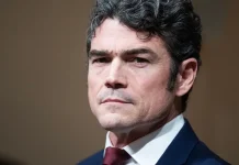 Divergente: Diretor antiterrorismo dos EUA pede demissão e critica guerra
