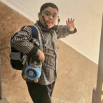Foto de menino antes de ataque a escola no Irã comove a internet