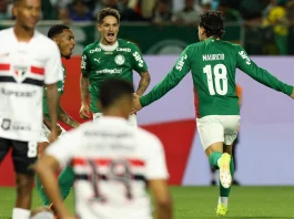 Palmeiras vence São Paulo com arbitragem criticada e vai à final do Paulistão