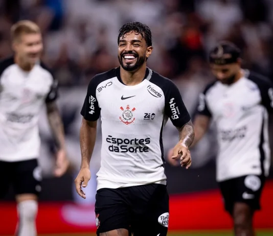 Corinthians encara Peñarol em duelo decisivo na Libertadores