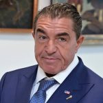 Conselheiro de Trump afirma que as mulheres brasileiras são programadas para causar confusão.