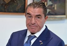 Conselheiro de Trump afirma que as mulheres brasileiras são programadas para causar confusão.