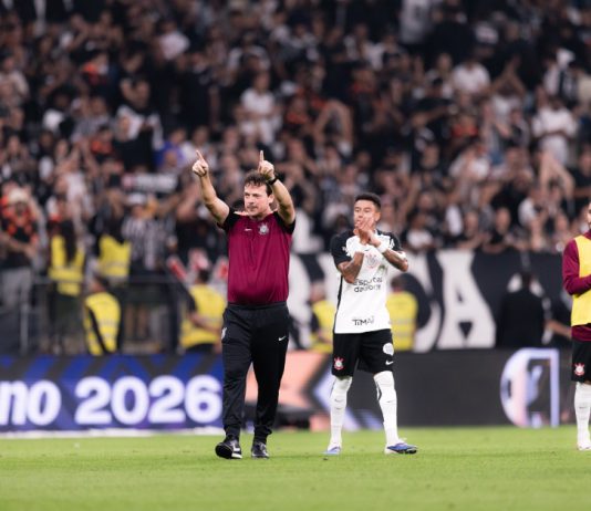 Corinthians vira 1º brasileiro nas oitavas da Libertadores