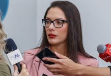 “Eles têm que se resolver”, afirma Janaina Riva sobre ataques à prefeita de VG