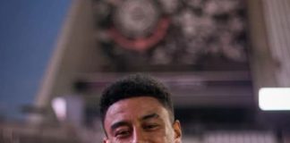 Lingard decide, Corinthians vence e larga na frente na Copa