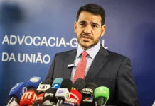 Lula envia ao Senado indicação de Messias ao STF