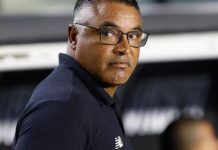 Pressão explode no Morumbi e técnico do São Paulo resiste