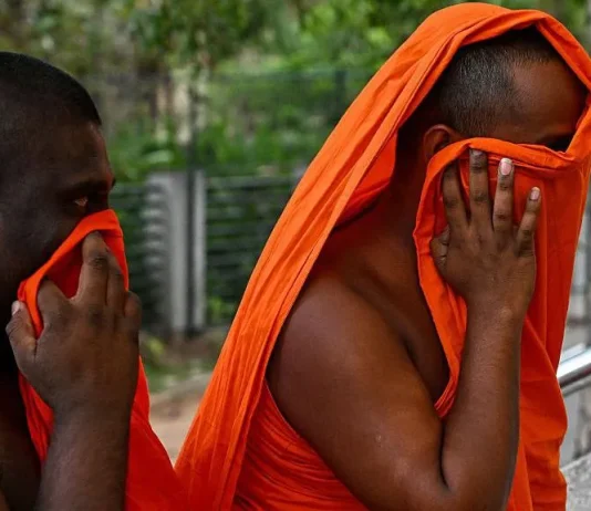 22 monges budistas são presos no Sri Lanka com mais de 110 kg de cannabis em mala dupla