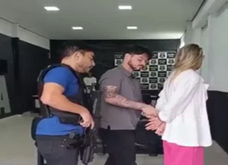 Advogada é presa em escritório após acusação de difamação em GO