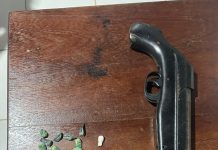 PM apreende arma e drogas após denúncia de ameaça em Apiacás