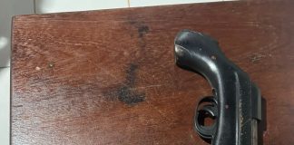 PM apreende arma e drogas após denúncia de ameaça em Apiacás