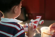 Aluno autista é agredido na saída de escola no interior de SP