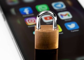 Rede social deve reativar contas bloqueadas sem notificação prévia