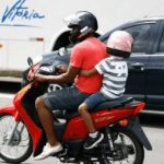 Criança na moto: regras em vigor no Brasil e o que pode dar infração gravíssima