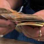 Juros altos fazem endividamento bater recorde; governo quer perdão de 80% da dívida