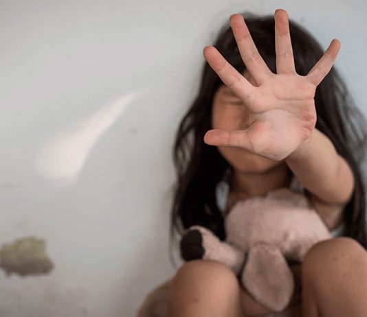 Polícia Civil prende vendedor investigado por armazenar e comercializar pornografia infantil