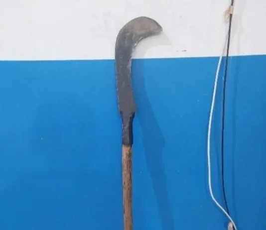 Homem invade hospital com foice e causa pânico em Rondônia