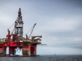 Justiça mantém suspensão de imposto de 12% sobre petróleo