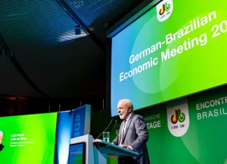 Funcionário dos EUA deixa o Brasil após reação do governo Lula