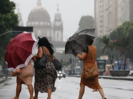 Alerta de chuvas intensas coloca regiões do Brasil em risco