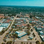 Contrato de R$ 480 mil sem licitação vira alvo do TCE e reacende crise com comércio em Alta Floresta