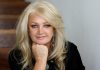 Bonnie Tyler morre aos 75 anos e deixa legado de sucessos mundiais