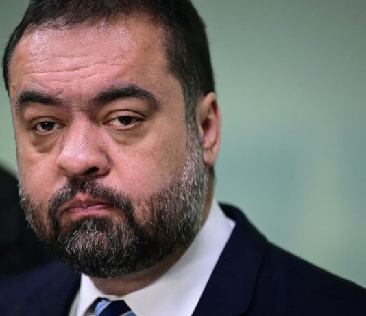 RJ: Cláudio Castro trocou cúpula do Rioprevidência antes de fundo investir R$ 3,7 bilhões no Master