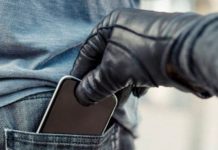 Homem é suspeito de furtar celular de colega em jogo de futebol