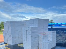 Homem é preso com mais de 420 iPhones e vinhos ilegais em fiscalização