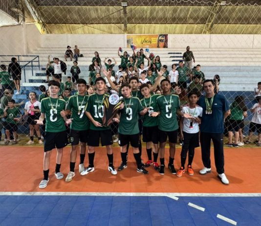Colégio Uniflor conquista título invicto no futsal masculino dos Jogos Escolares Municipais de Alta Floresta