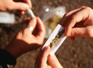PM prende suspeitos por tráfico de drogas após abordagem em táxi em Nova Bandeirantes