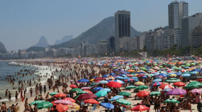 praia_lotada