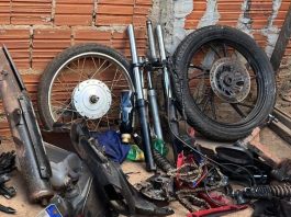 Moto furtada é encontrada desmontada em comunidade rural