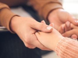 Órfãos de vítimas de feminicídio passam a ter direito à pensão