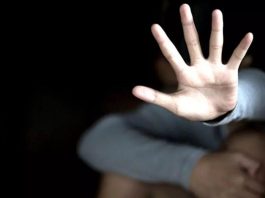 Eletricista denuncia assédio após comentários de teor sexual no trabalho